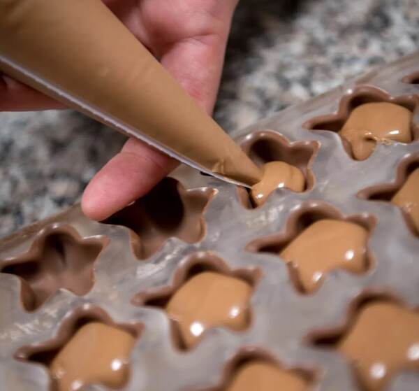 Chocoladesterretjes worden gevormd