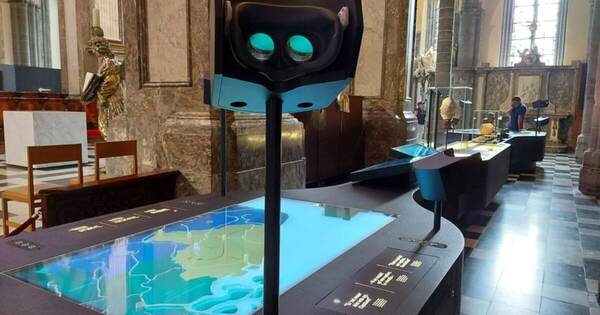 Interactieve verrekijker boven een maquette