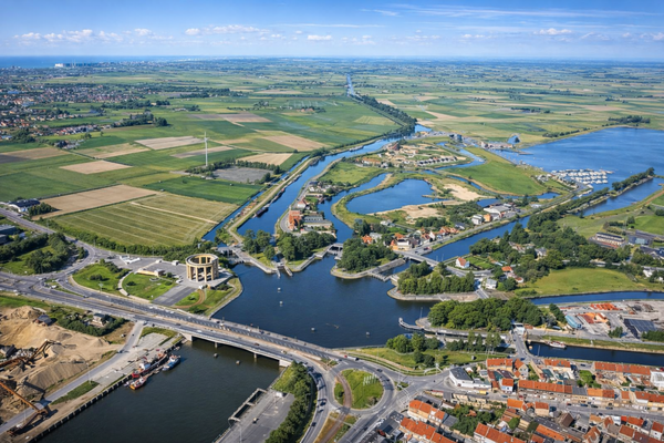 Luchtbeeld van het sluizencomplex