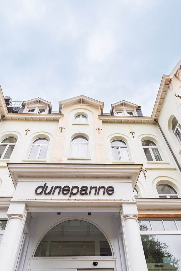 Façade au nom dunepanne