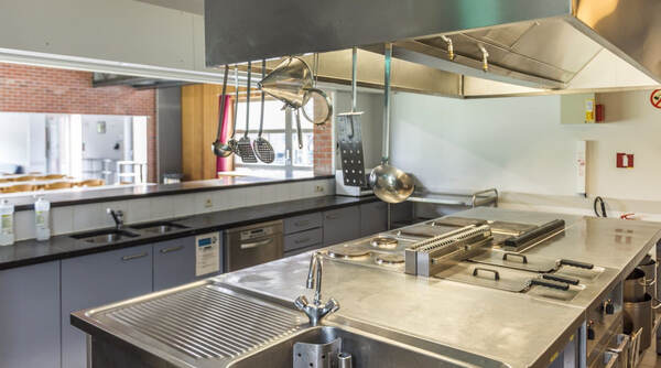 Cuisine professionnelle en inox